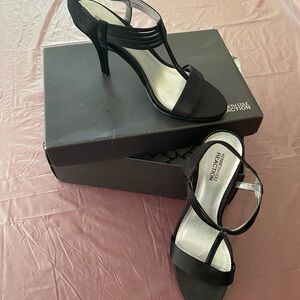 Kenneth Cole Reaction Elegant Black Heels